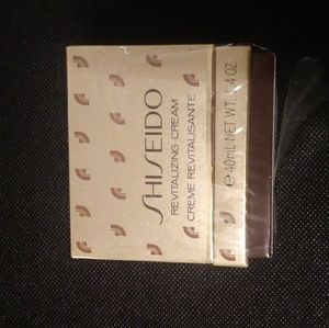 Shiseido Makeup - Shiseido revitalizing cream Shiseido Makeup - Shiseido revitalizing cream